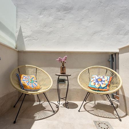 Casa Senorial Del Siglo XVIII Aparthotel Seville Luaran gambar