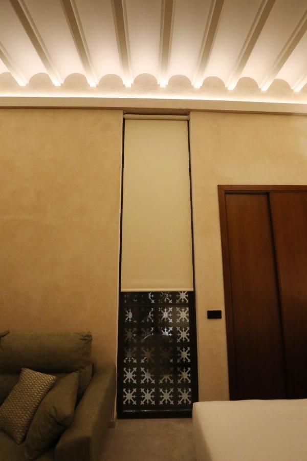 Casa Senorial Del Siglo XVIII Aparthotel Seville Luaran gambar