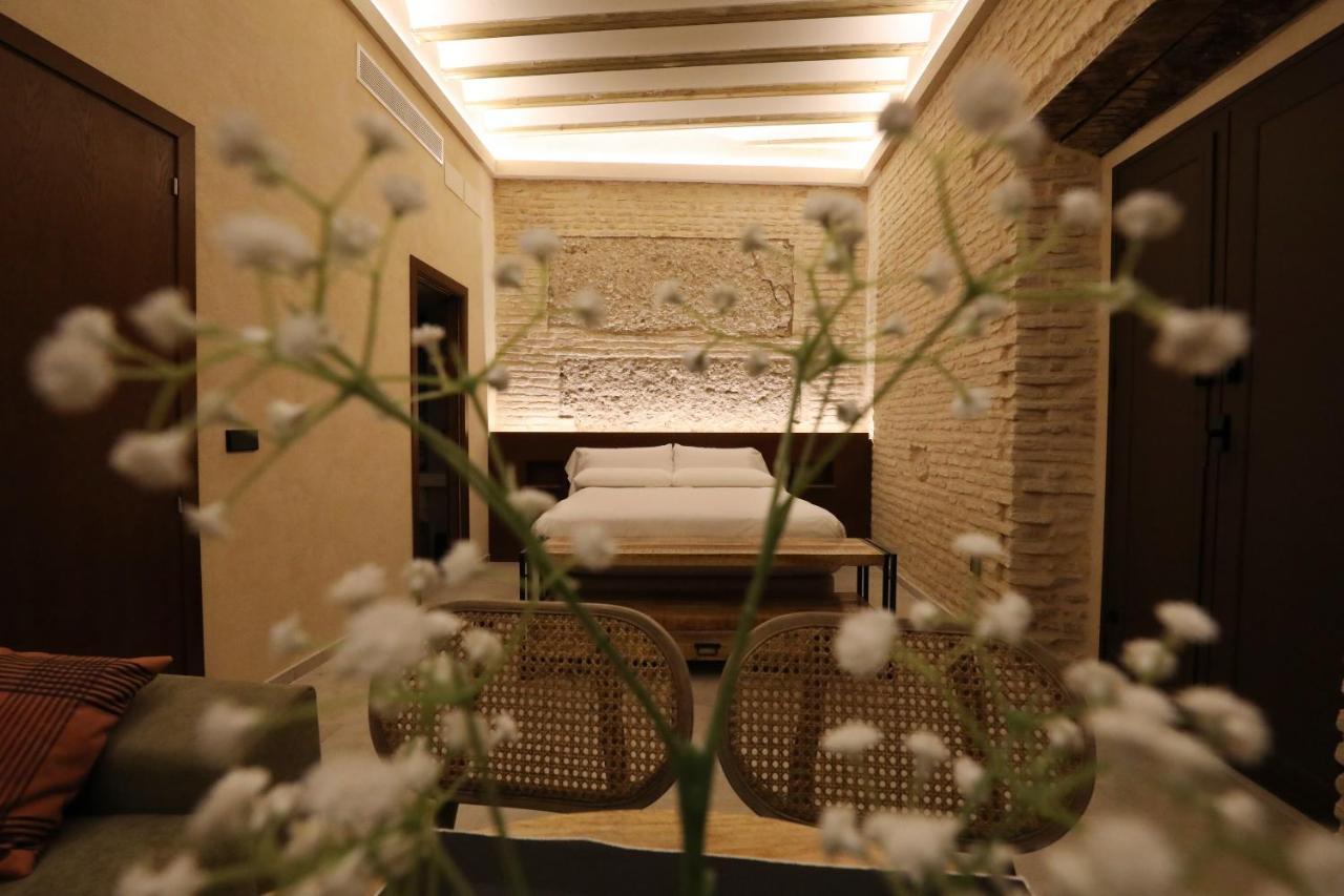 Casa Senorial Del Siglo XVIII Aparthotel Seville Luaran gambar