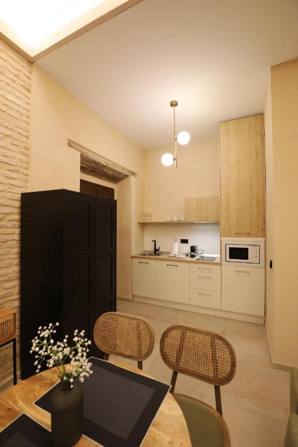 Casa Senorial Del Siglo XVIII Aparthotel Seville Luaran gambar