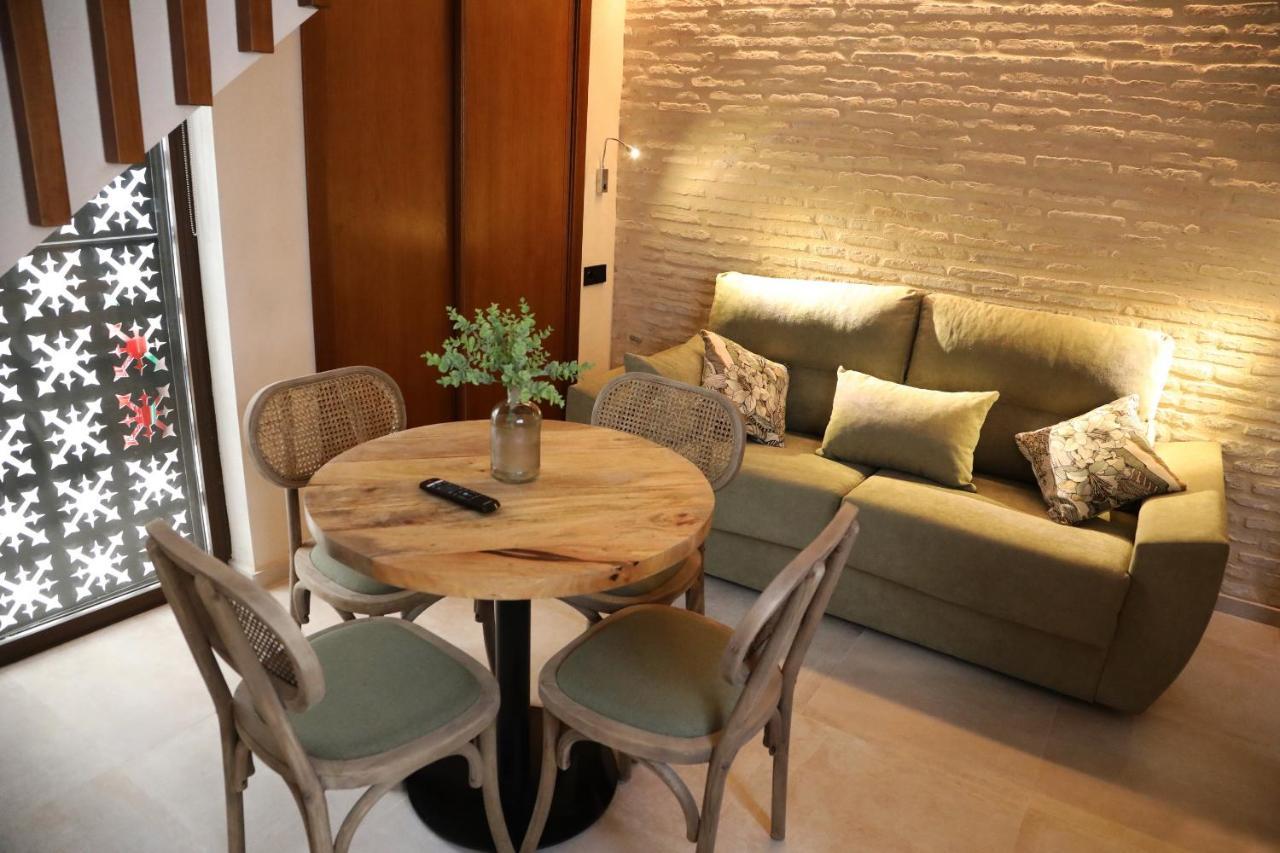 Casa Senorial Del Siglo XVIII Aparthotel Seville Luaran gambar