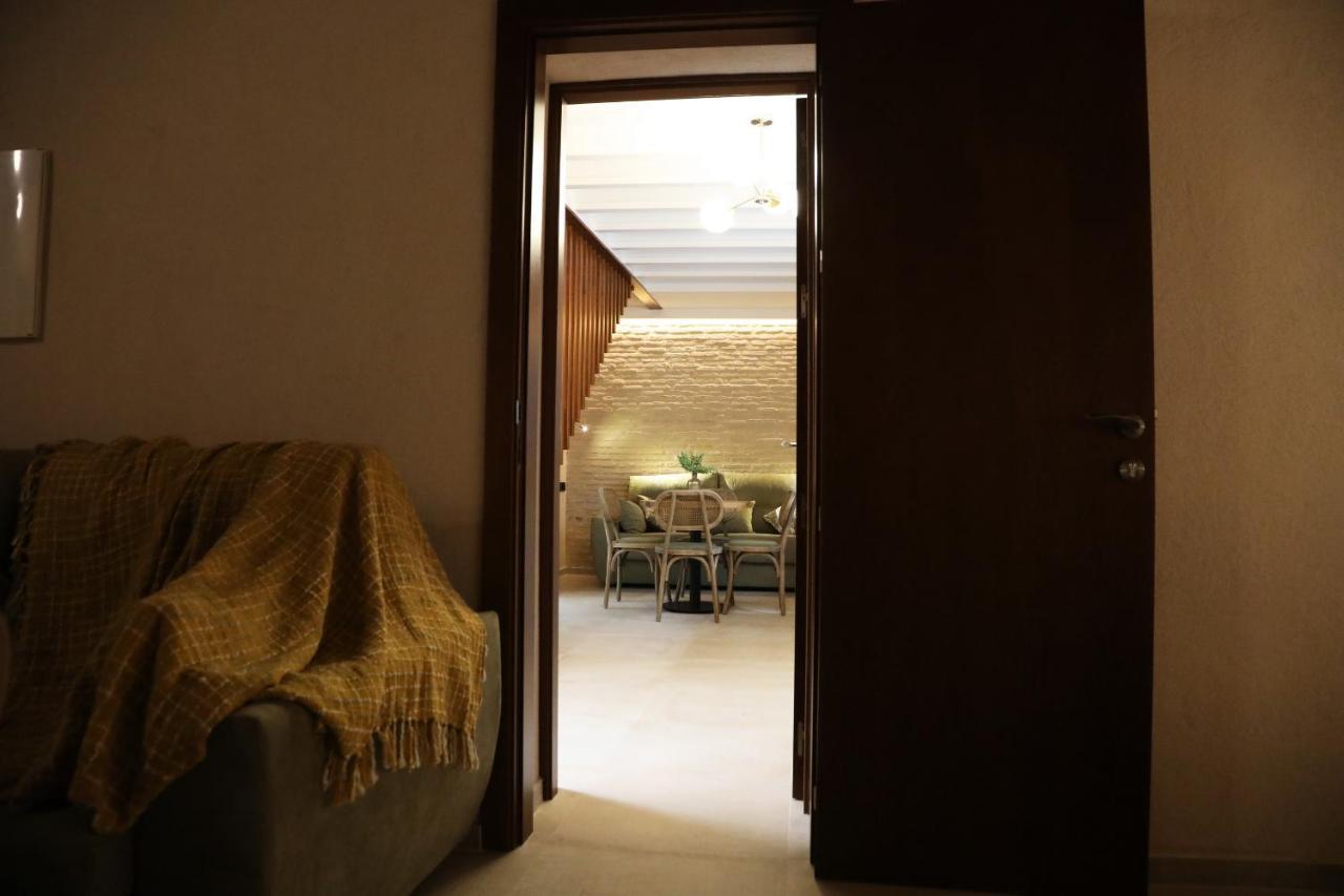 Casa Senorial Del Siglo XVIII Aparthotel Seville Luaran gambar