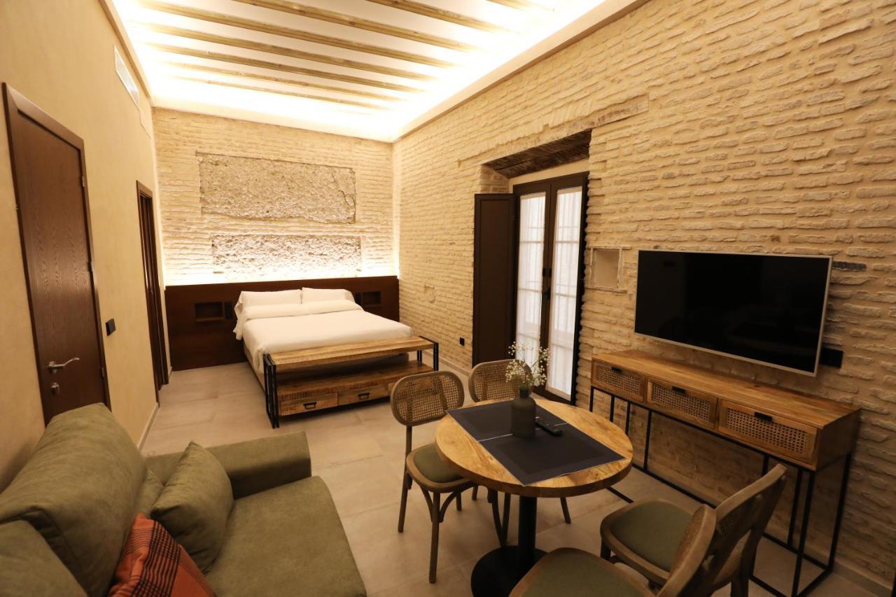Casa Senorial Del Siglo XVIII Aparthotel Seville Luaran gambar
