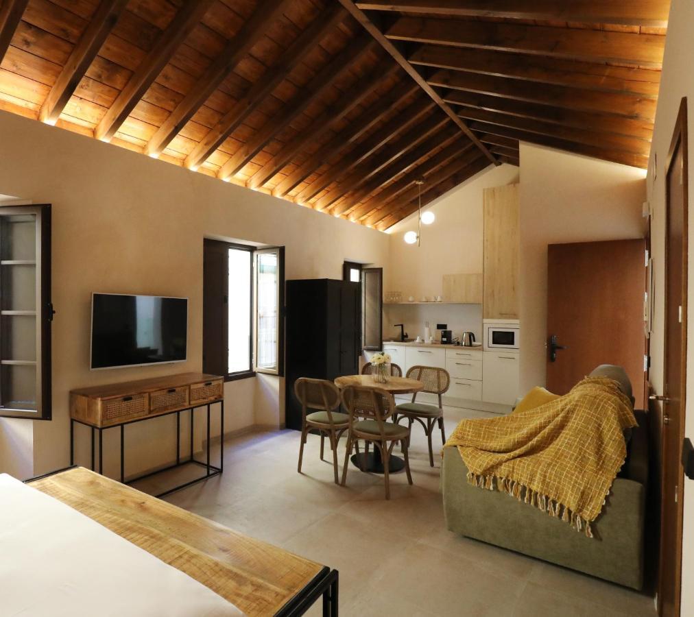 Casa Senorial Del Siglo XVIII Aparthotel Seville Luaran gambar