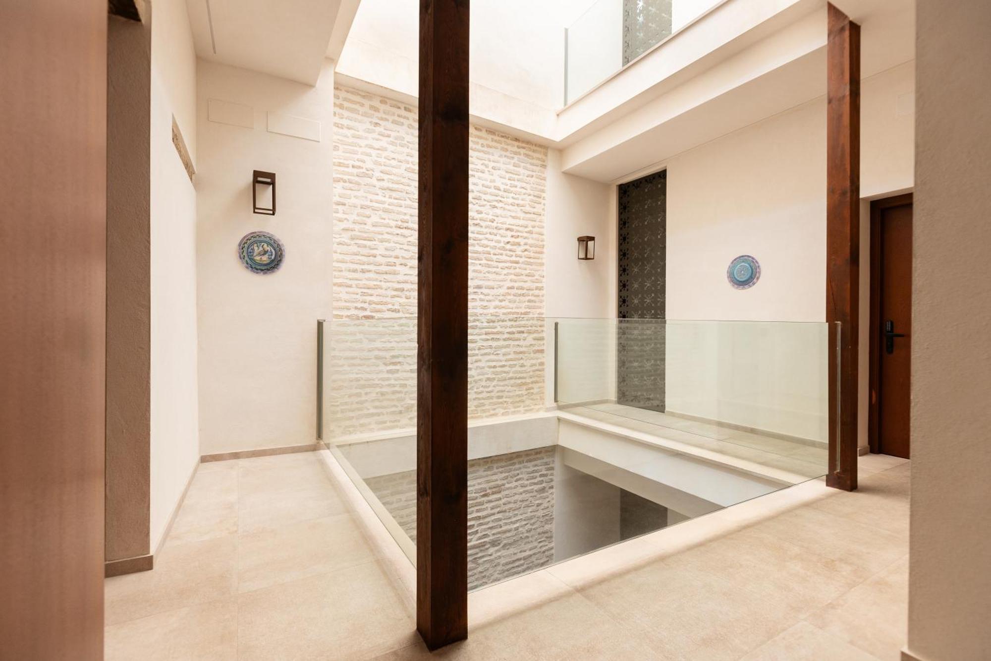 Casa Senorial Del Siglo XVIII Aparthotel Seville Luaran gambar